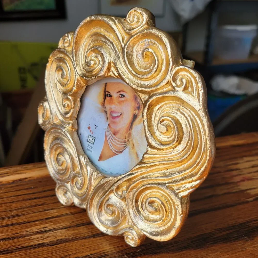 Vtg Figi Graphics Round Picture Photo Frame 3 x 3